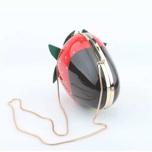 2016 spring and summer new personalized mini strawberry fruit hand shoulder bag Messenger chain acrylic Dinner