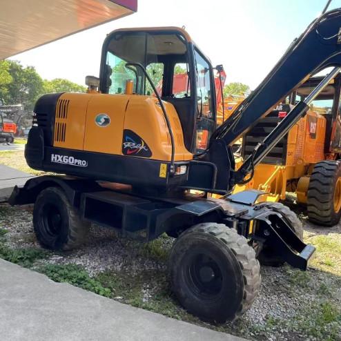 Second-hand Hyundai 60 Wheeled Excavator 6000kg Operating Weight