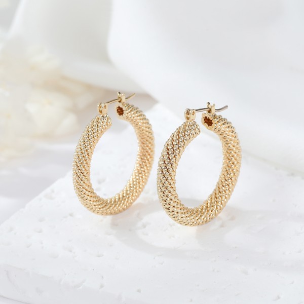 High Fashion Womens Jewellery Chunky 14K Gold Textured Hoop Earrings for Women Girls