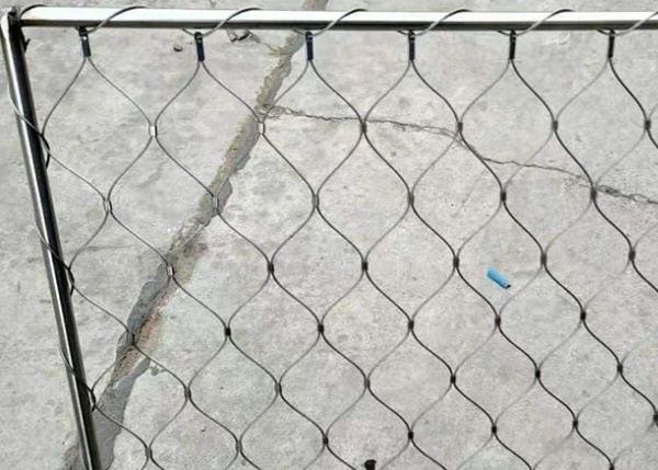 2mm stainless steel cable mesh with 40mm mesh size made from aisi304 or 316 for safety fences