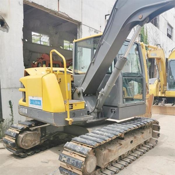 Excavadora Volvo EC80D usada na Suécia com bomba hidráulica ORIGINAL e 42 kW de potência