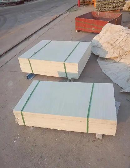 50MM - 2700MM ancho Panel de caja de refrigerador de camión de FRP No es fácil de dañar buen aislamiento