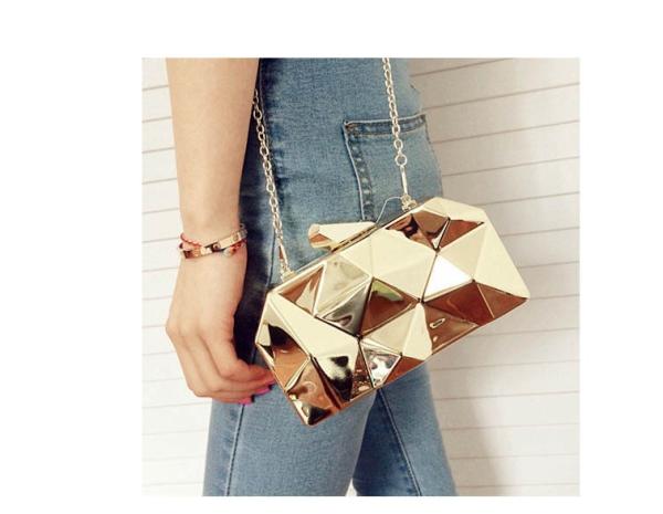 New metal diamond fashion clutch bag dinner diagonal portable shoulder bag woman packet will