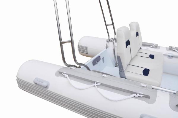Luxury Comfortable Aluminum Rib Boat 500cm Bass Fishing Boats With Center Console