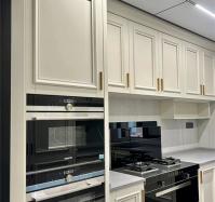 Armazém de cozinha de estilo americano Armazém pré-fabricado Armazém de cozinha de madeira maciça