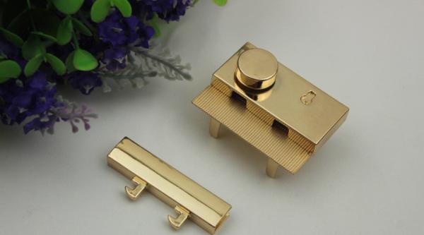 Top quality light gold handbag zinc alloy turn locks and hardware for lady sling leather bag