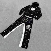 Sudadera con capucha con estampado en relieve personalizada y pantalones deportivos informales acampanados de hombre en tejido de algodón, conjunto deportivo apilado