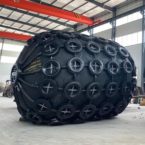 CCS/BV/LR/DNV Certified Pneumatic Rubber Fender – Black, Shock-Absorbing for STS & Standard Use