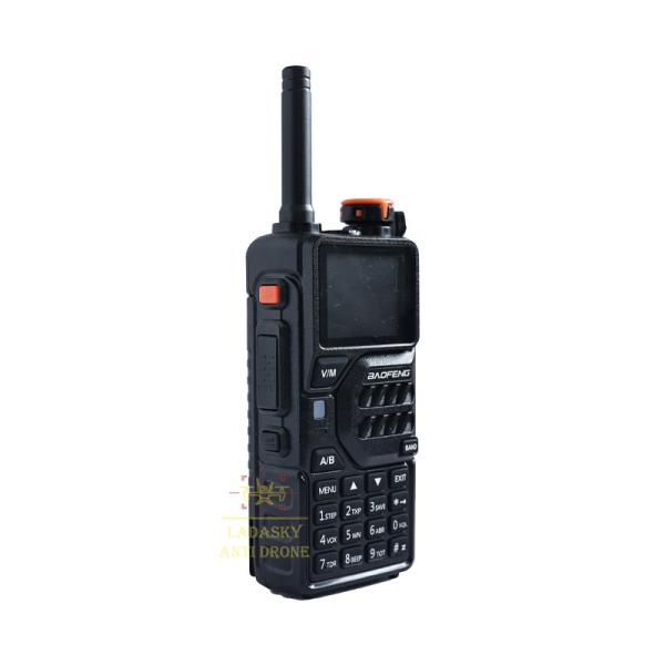 Dispositif de détection de drones portable Antenne à bande complète 300 MHz-6000 MHz Pour détecter les drones, la fréquence du système anti-drone s'étend