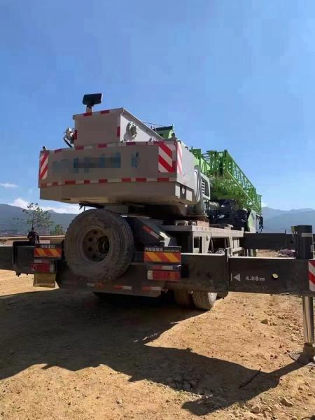 Zoomlion 50 tonnes Grue de camion Grue télescopique montée sur camion Grue mobile pour les grands projets
