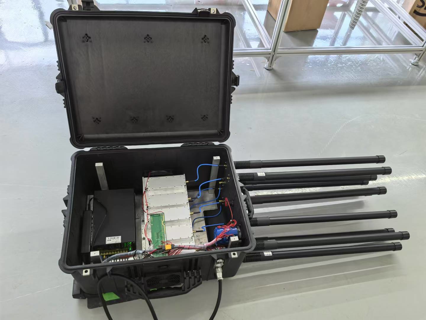 1 км многодиапазона транспортное средство мобильный телефон бомбы дрон VHF UHF GPS дистанционное управление джаммер 20-6000MHz VIP защита