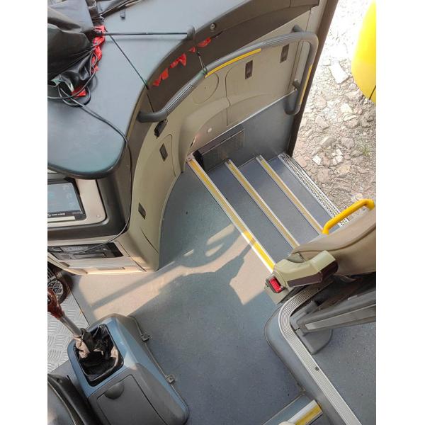 Second Hand Used Diesel Coaches Bus Right Hand Drive City 4 - 8seats 2090mm