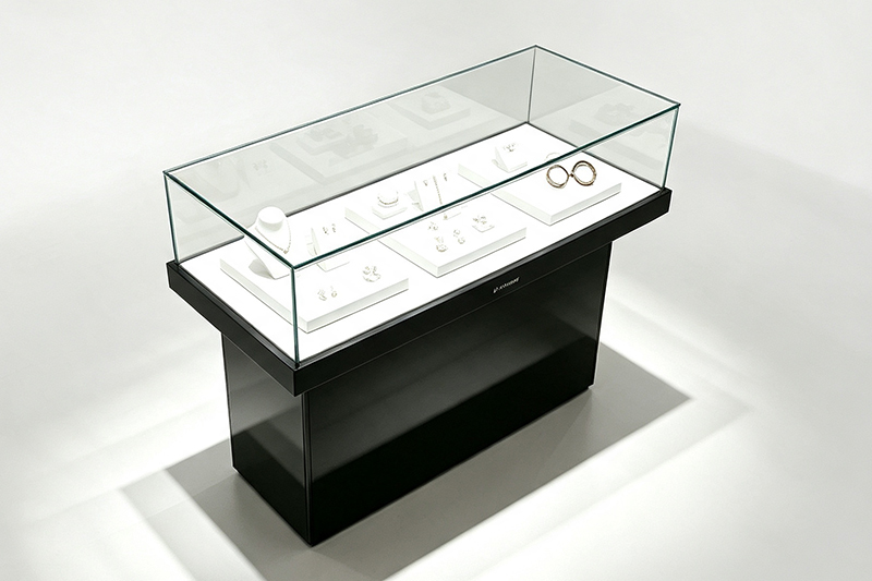 Ultra Clear Tempered Glass Jewelry Display Counter with Lockable Storage Drawers and 1200*550*950mm Dimensions
