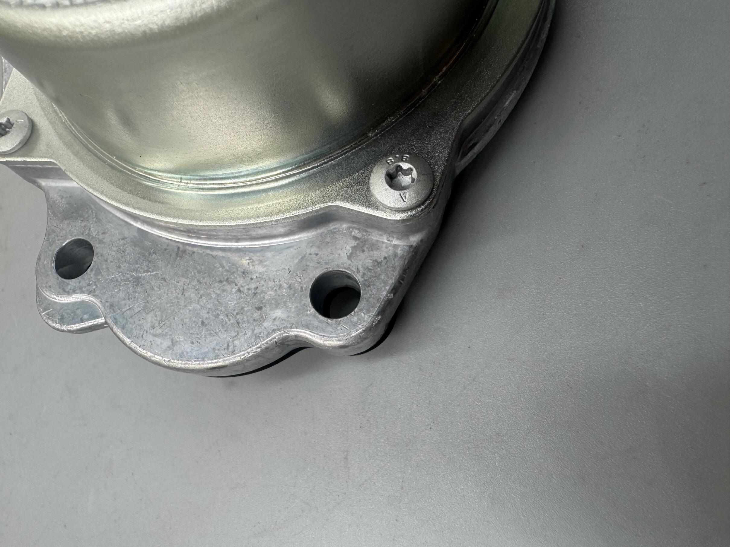 High Quality Vacuum Pump 03L145100H for Amarok