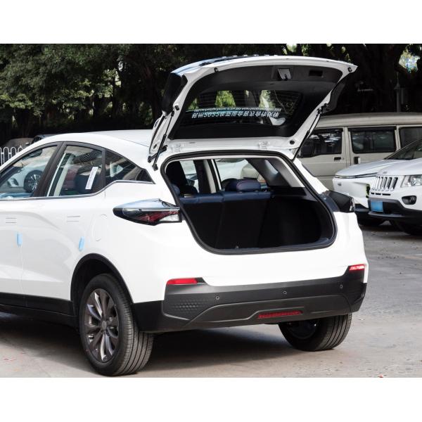 Geely Geometry M6 Электрический компактный внедорожник Дальность 580 км для городского транспорта