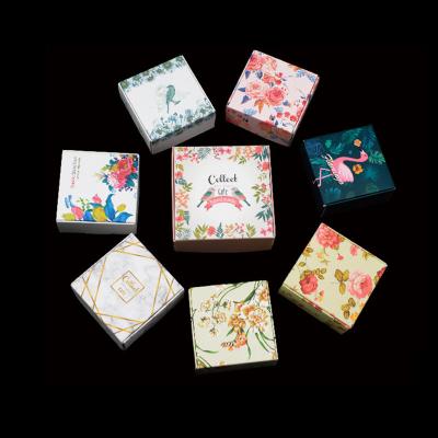 Caixa reciclável pequena da venda quente que empacota Eco - caixas de presente de dobramento do pacote feito sob encomenda de papel Degradable amigável da caixa do encarregado do envio da correspondência