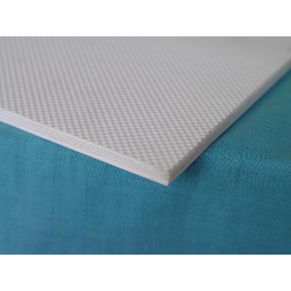 Промышленная голубая волнистая конвейерная лента зеленого цвета конвейерной ленты ПВК травы для багажа аэропорта