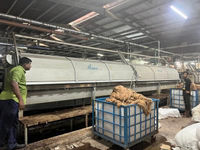 Machine à teindre les fils à haute efficacité à économie d'énergie à pulvérisation