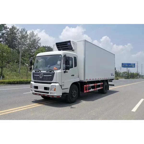 Dongfeng 6.5m/7.8m Refrigerated Food Transport Freezer Vehicle Refrigerator Van