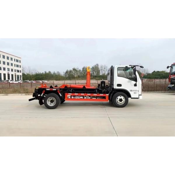 4*2 Lift Hook Swing Arm Garbage Transport Compactor Truck in 5620mm*2100mm*2300mm Dimensions
