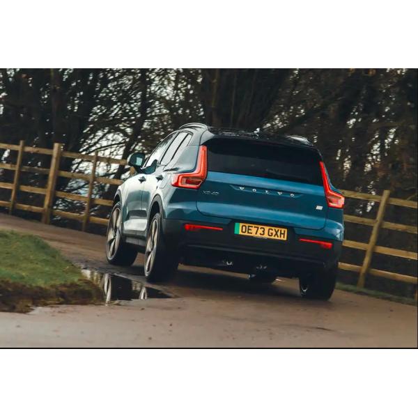Новый электромобиль 5 дверей/5 мест SUV CROSSOVER Volvo C40 0,5h Время зарядки W 670 км Дальний пробег И 4,7 секунды 0-100 км / ч ускорение