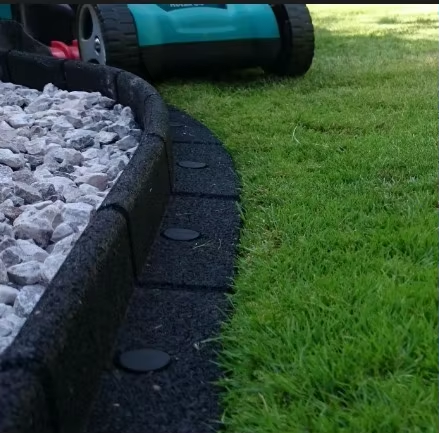 Flexible Recycled Rubber Granules Landscape Edging, UV-Resistant, Bendable Up To 70° For Garden Borders