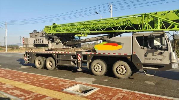 Good Condition 35 Tons of Zoomlion Crane  2021 Years for Sold