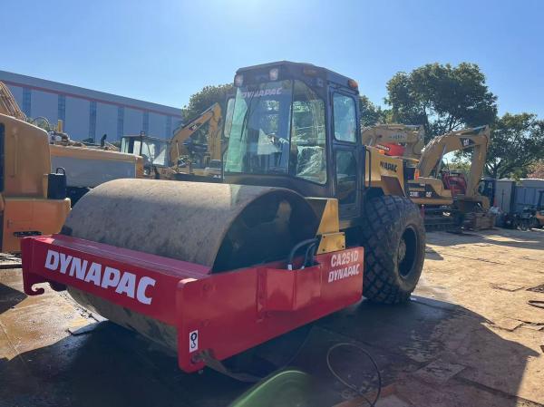 使用済みダイナパックCA30D道路ローラーコンパクター