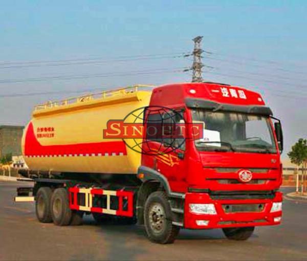 25 - 35 Cubic Meters Cement Transport Truck , 6X4 / 8x4 Bulk Tank Truck