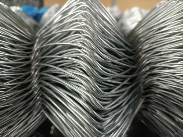 Hot Selling High Quality Hot Dip Galvanized 6ft Chain Link Iron Wire Mesh Fence/Chain Link Fencing