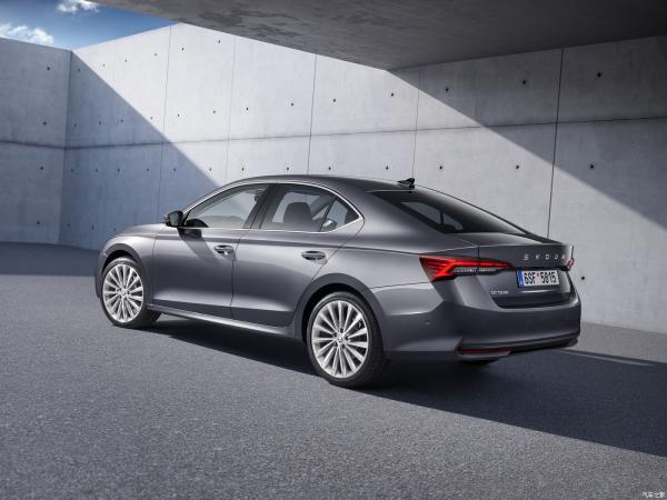 2024 Skoda Octavia Pro TSI280 1.5L Petrol Sedan Car with ESC and Normal Cruise Control