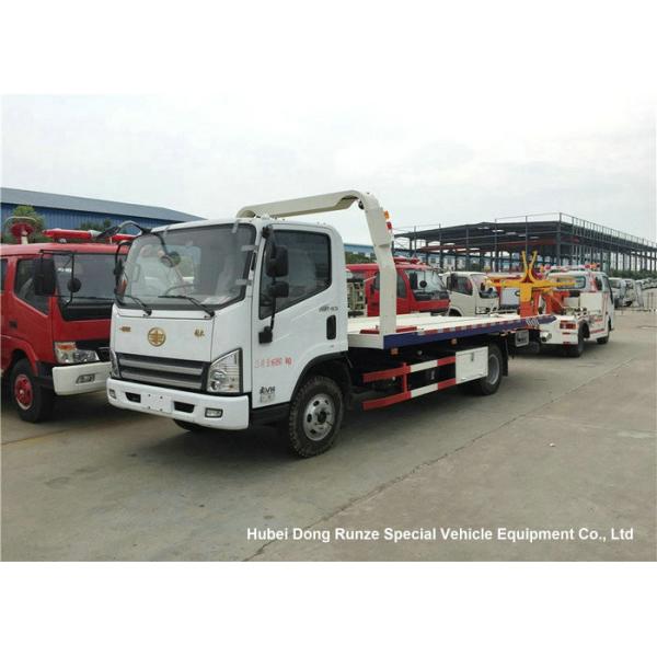 FAW 3 Ton Road Wrecker Tow Truck / Transporter Recovery Truck With Crane EURO 5
