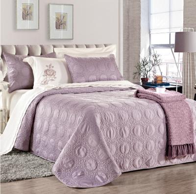 Soft Microfiber Bedspread in Customized Colors Machine Washable for Cozy Bedroom Decor