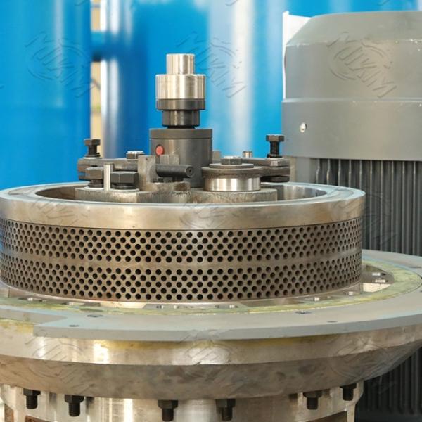 Управляемая машина PTO мельницы лепешки мини опилк биомассы деревянная