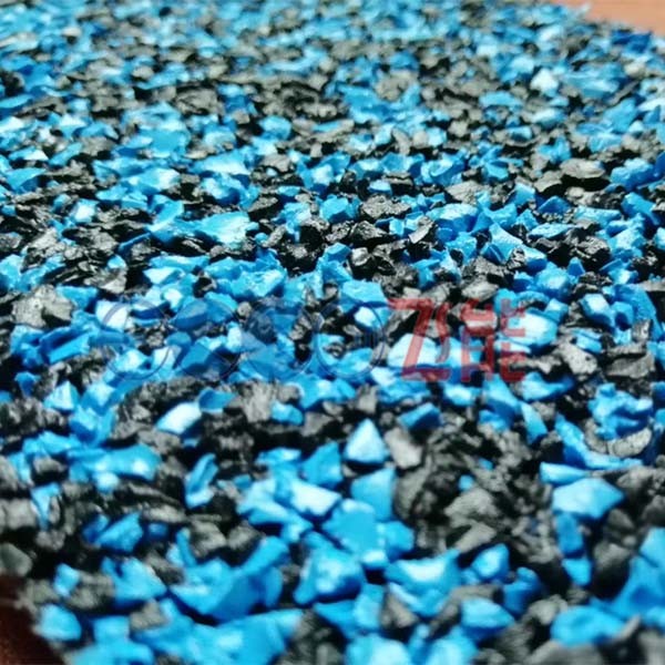 Infilled на открытом воздухе резиновый настил EPDM зерен полил резиновый настил спортивной площадки