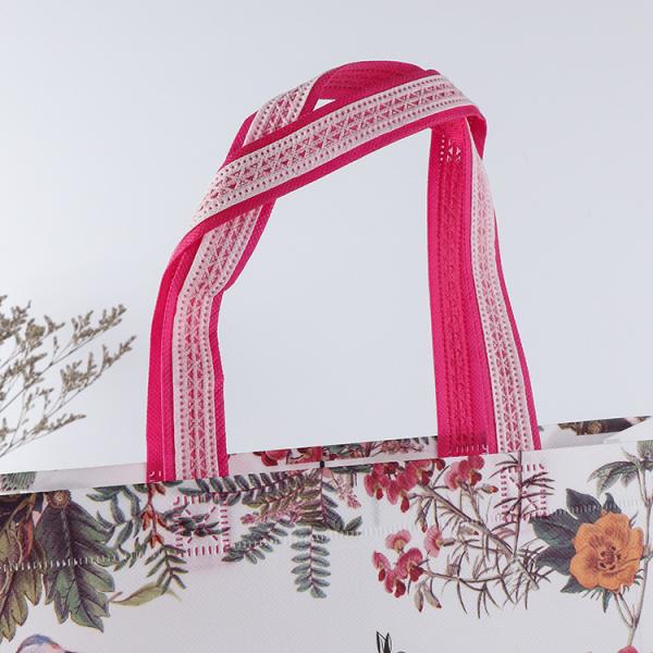 Recyclable Non Woven Gift Bags with Handle , Garment Non Woven Polyester Tote Bags Business