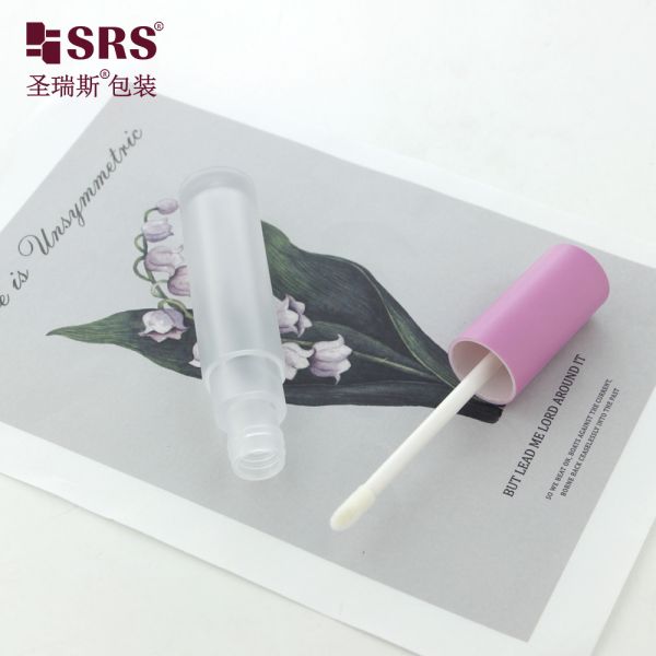 SLR009-3.5ML Round Cylinder Clear Plastic Makeup Skincare Lipgloss Tube Bottle Custom High Quality Matte Finished