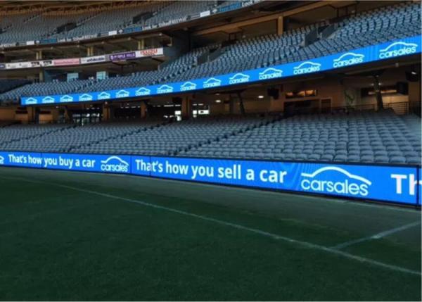 P8mm Stadium Perimeter LED Display Adjustable Angle 15625/m2