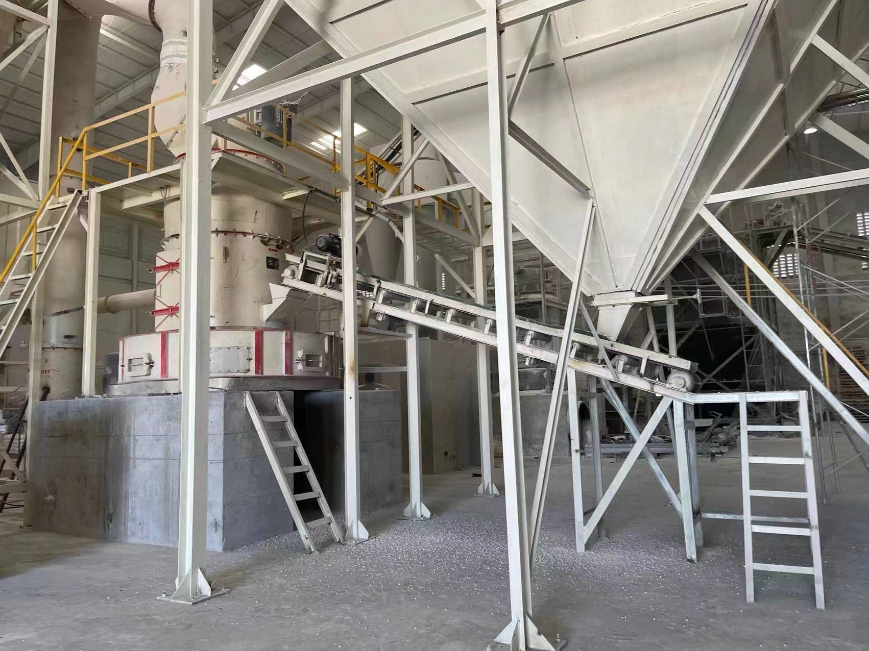 Under Technical Guidance Competitive Limestone Powder Grinding Mill Machine Line