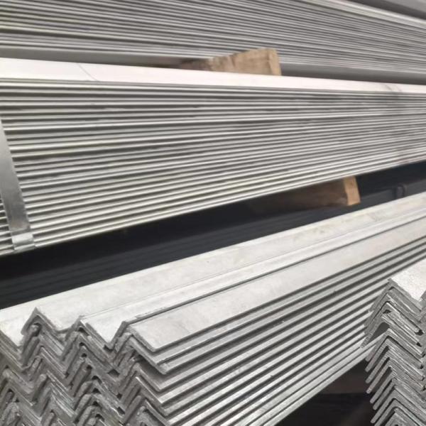 Q235 Сталь под углом с горячим прокатами 4380 мм для строительных машин