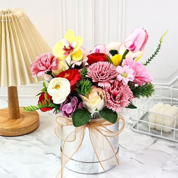 Mixed soap flower hug bucket bouquet, graduation season, Teachers' Day, Mother's Day gift, soap flower bouquet gift box, cross-border