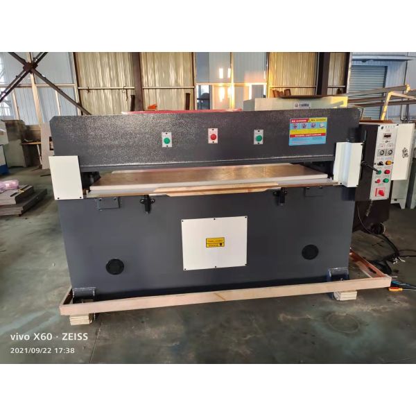 Chinese Supplier DINGTONG Leather Die Cutting Machine for Shoes/Bags/Toys