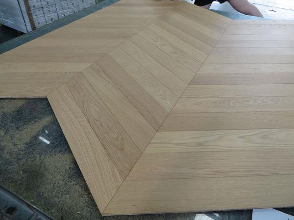 550 x 90 x 10MM, 60 degree 2 layers Chevron Euro Oak Engineered Wood Flooring, AB grade, Natural Brushed vanished,