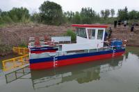 Eco-Friendly Aquatic Weed Harvester Boat 1.8m Cutting Width 5CBM Hopper