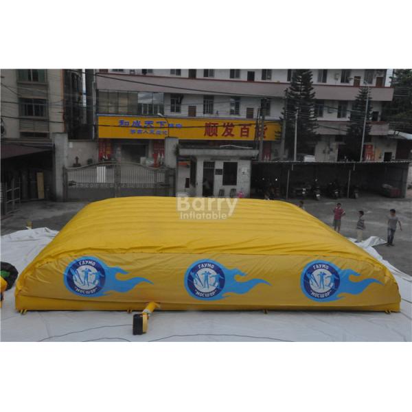 Варочный мешок скачки ексситинг на открытом воздухе раздувных игр спорт раздувной для кататься на лыжах, эффектное выступление варочного мешка скачки велосипеда