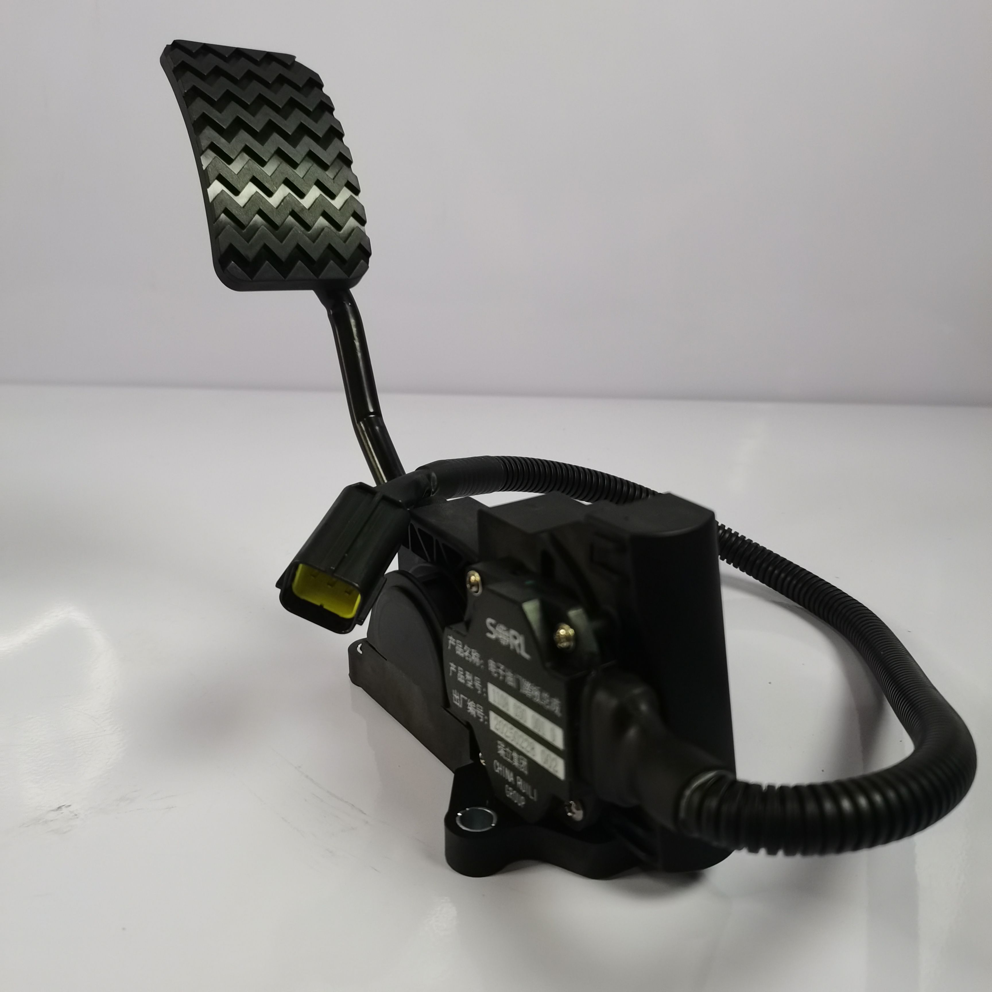 FAW J6 truck parts electronic throttle pedal 1108010-82T.