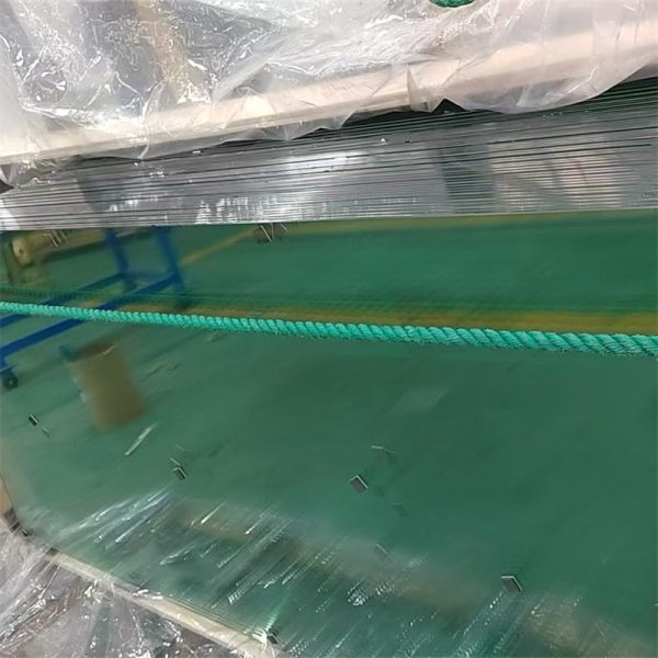 Custom Irregular Shape Bent/Curved Tempered Laminated Glass with Polished Edge for Buildings