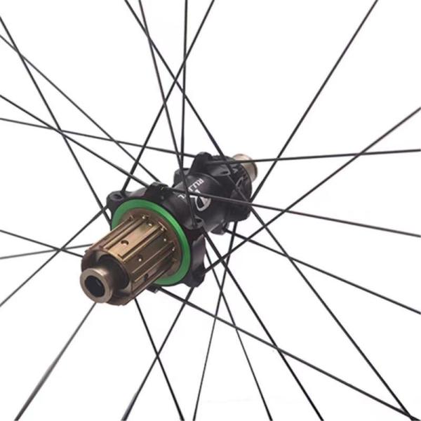Ultralight 690 Ring Road Bicycle Wheelset Customizable With Colorful Hub