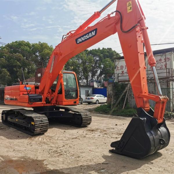 Powerful Doosan DX 225LC 2019 Excavator with 0.92 m3 Bucket Capacity and 166 kW Power