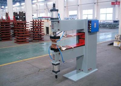 Cilindros dobro que enfileiram o braço automático da rede de arame 1000mm da máquina de soldadura do ponto da projeção